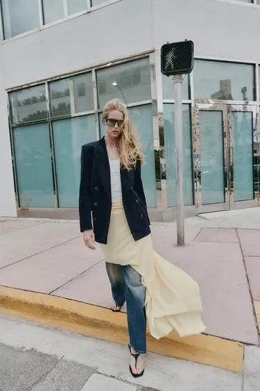 Блейзер из вельвета с подплечниками- Заказать в России