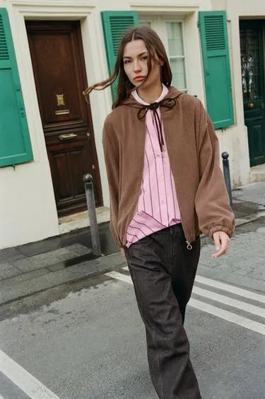 Бомбер с капюшоном- Заказать в России