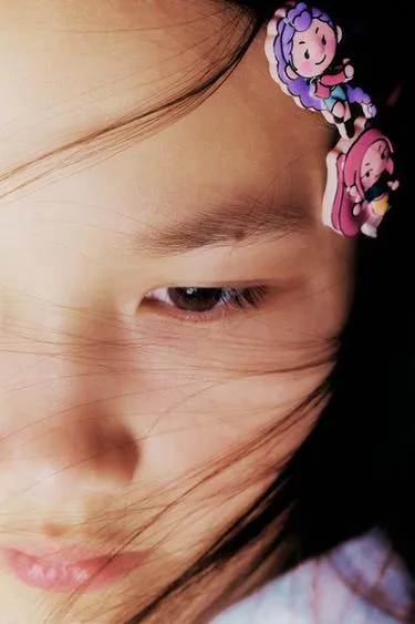 Набор из трех заколок для волос KPOP DEMON HUNTERS™ NETFLIX ©- Заказать в России