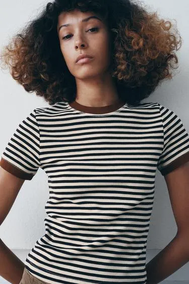 Футболка в полоску с коротким рукавом