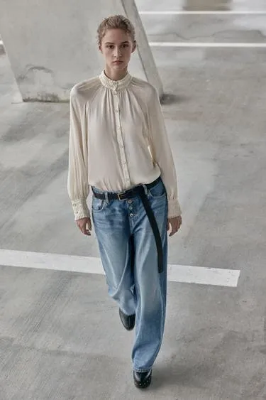 Атласная блуза с воротником стойкой- Заказать в России