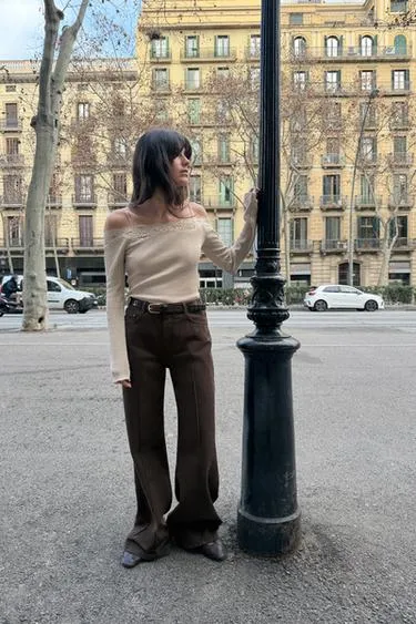 Комбинированный топ с открытыми плечами