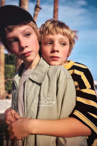 Бомбер с вышивкой- Заказать в России