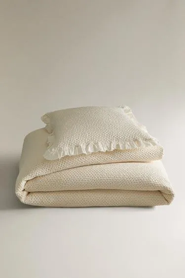 Детский мини покрывало с рельефным узором вафельной ткани и оборкой