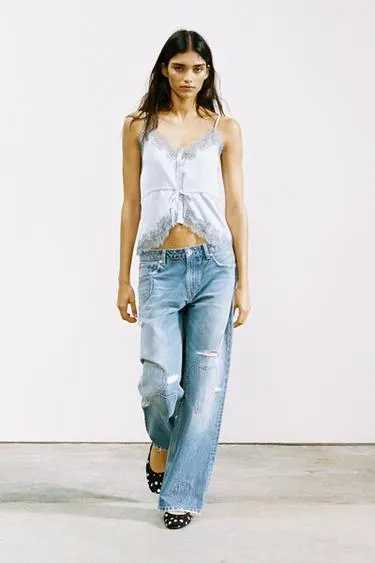 Джинсы TRF BOYFRIEND с сердцами и средней посадкой- Заказать в России