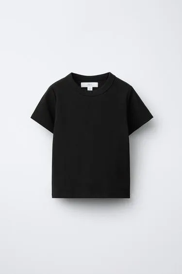 Однотонная футболка из интерлока