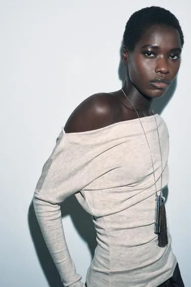 Топ асимметричного кроя из мягкой ткани