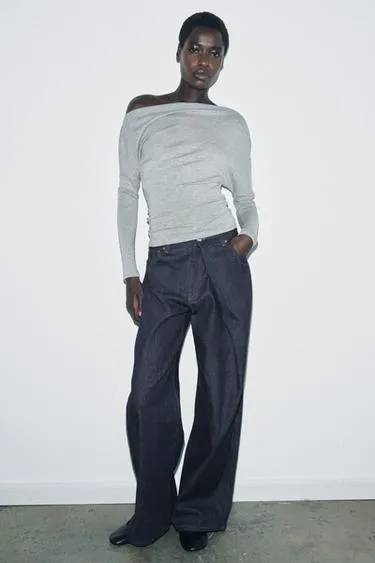 Топ асимметричного кроя из мягкой ткани