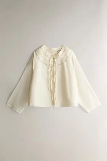 Рубашка с заплясанным воротником