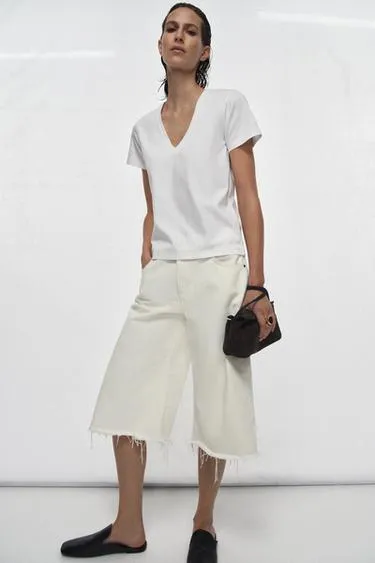 Футболка INTERLOCK с V-образным вырезом