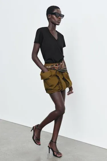 Футболка INTERLOCK с V-образным вырезом