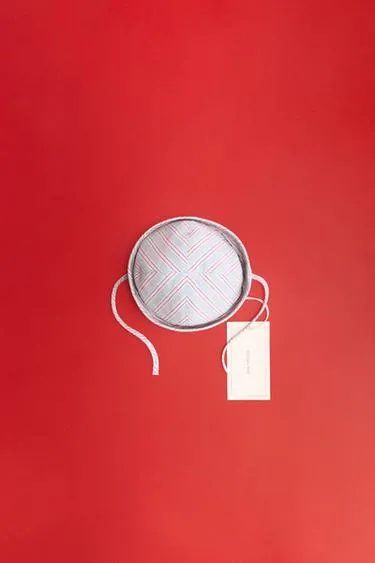 Зара таймлес - полосатая шапка- Заказать в России