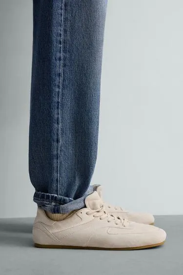 Кожаные кроссовки