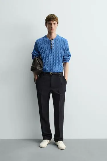 Свитер с узором «косы»