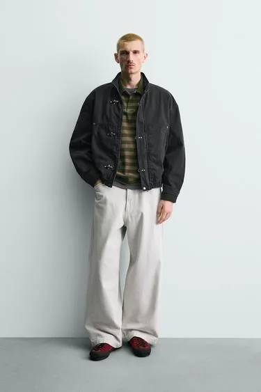 Укороченная куртка с застежками-тоггл