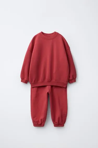 Комплект из толстовки и брюк-джоггеров с нашивкой