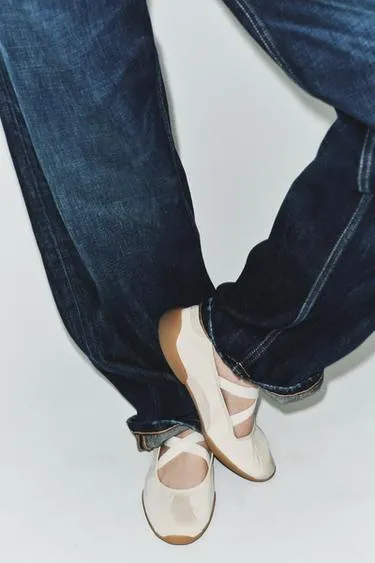 Балетки в спортивном стиле с эластичными ремешками- Заказать в России