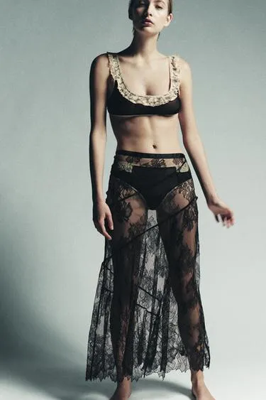 Кружевная юбка миди