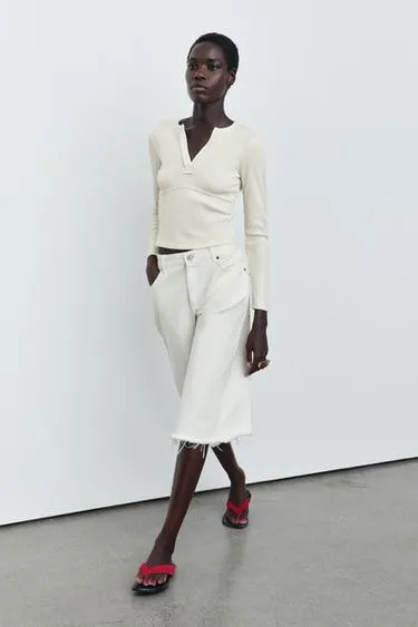 Футболка в рубчик с длинными рукавами