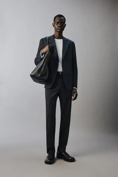 Костюмный блейзер в тонкую полоску