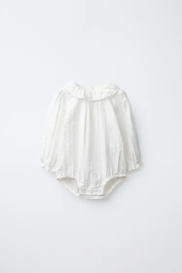 Боди с ажурной вышивкой