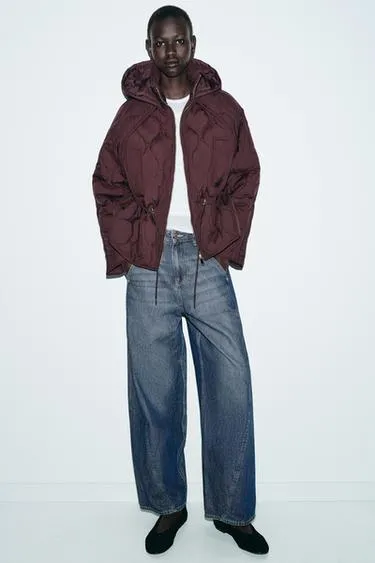 Стеганая куртка с капюшоном