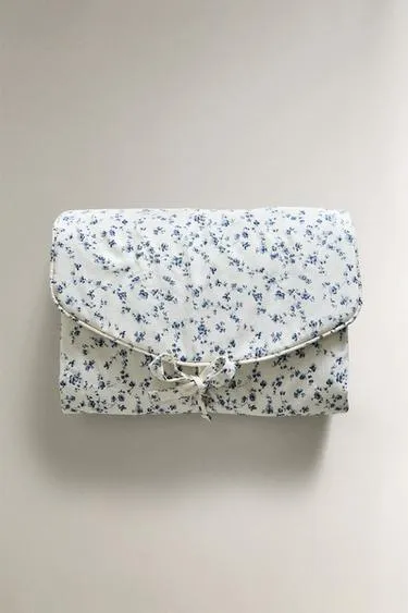 Портативный пеленальный мат ZARA с синим цветочным узором