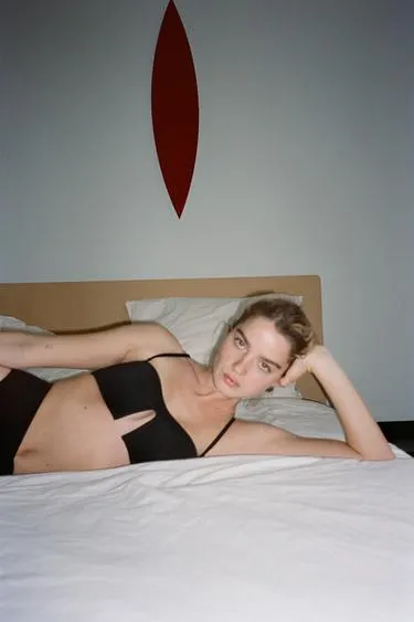 Бюстгальтер из смесового полиамида с аппликацией- Заказать в России