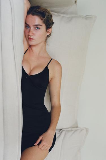 Zara Короткое платье из полиамида на молнии купить с доставкой.