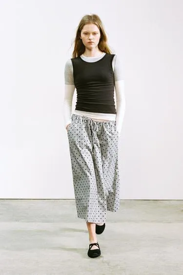 Балетки‑мюли с эластичными перекрещивающимися ремешками- Заказать в России