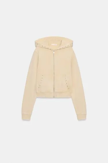 Худи с заклепками