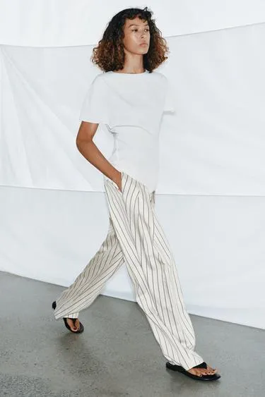 Топ с короткими рукавами — коллекция Zara «Zw»- Заказать в России
