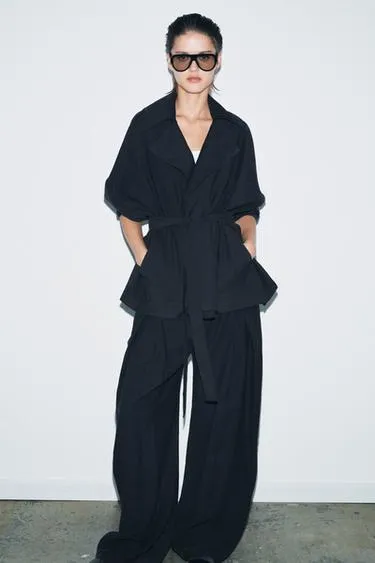 Короткий струящийся тренч — коллекция Zara «Zw»- Заказать в России