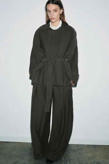 Короткий струящийся тренч — коллекция Zara «Zw»- Заказать в России