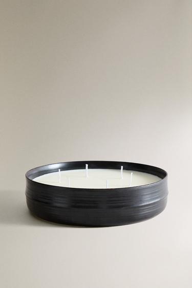 Zara (1350 G) ароматическая свеча лесной зелени