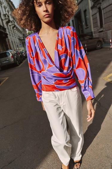 Zara Атласная рубашка с принтом и подплечниками