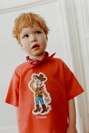 Zara Футболка с нашивкой вуди история игрушек © DISNEY PIXAR купить с доставкой.