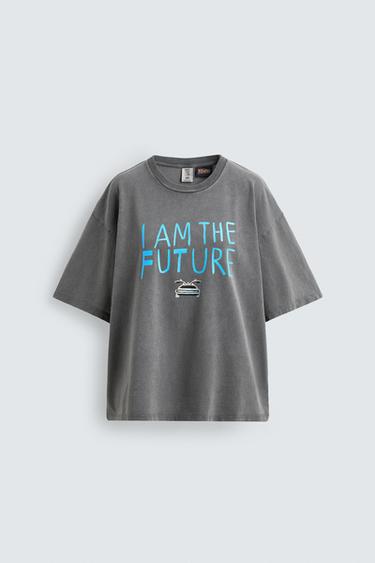 Zara Футболка с иллюстрацией BACK TO THE FUTURE© UCS LLC AND AMBLIN X DYLAN´S T-SHIRT CLUB X ZARA купить с доставкой.