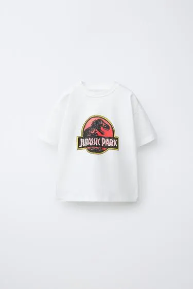 Футболка с изображением Jurassic Park© X Dylan´S T-Shirt Club X Zara