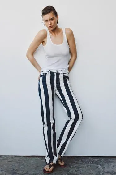 Джинсы прямого кроя в полоску — коллекция Zara «Zw»- Заказать в России