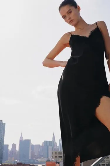 Атласное платье с кружевом — коллекция Zara «Zw»- Заказать в России