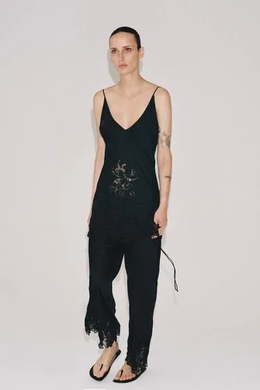 Атласный топ с вышивкой — коллекция Zara «Zw»- Заказать в России