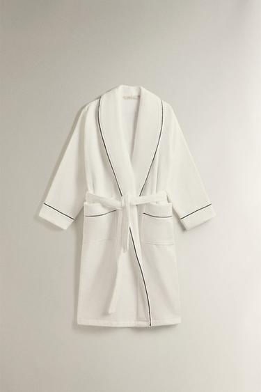 Zara Халат с контрастной отделкой (400 г/м²) купить с доставкой.