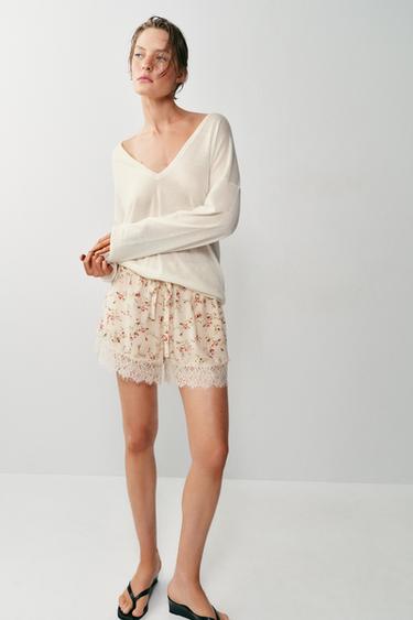 Zara Шорты с цветочным принтом и кружевом
