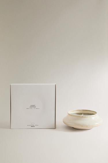 Zara Ароматическая свеча LIGHT COTTON (700 г)
