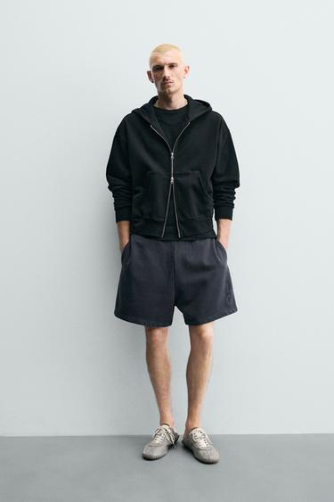 Zara Шорты-джоггеры с принтом и эффектом потертости купить с доставкой.
