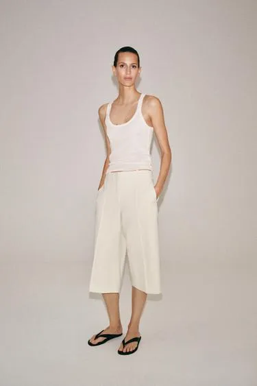 Прямые шорты с защипами — коллекция Zara «Zw»