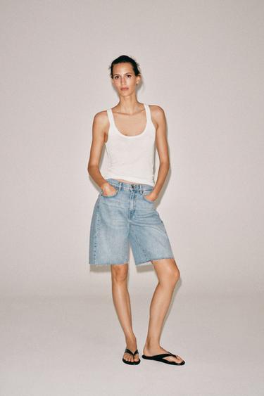 Zara Джинсовые шорты со средней посадкой — коллекция ZARA «ZW» купить с доставкой.