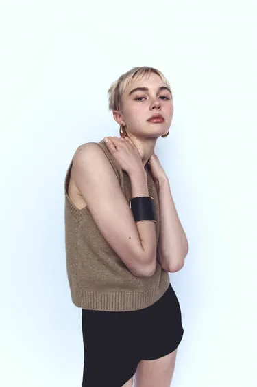 Жесткий кожаный браслет- Заказать в России