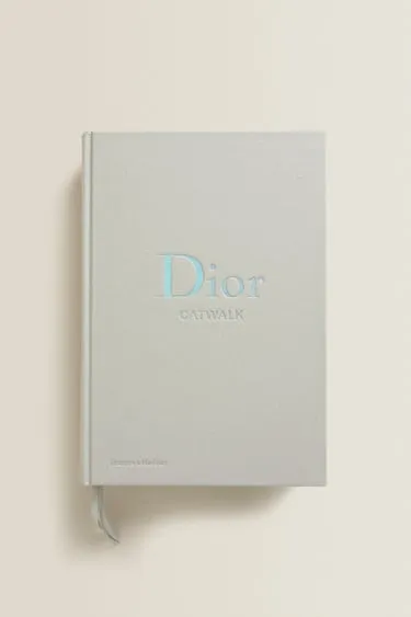 Книга DIOR CATWALK